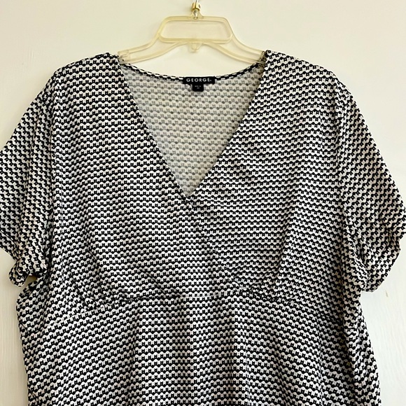 George V-Neck Wrap-Front Blouse - Black & White - Size XXL (20) - Picture 2 of 5